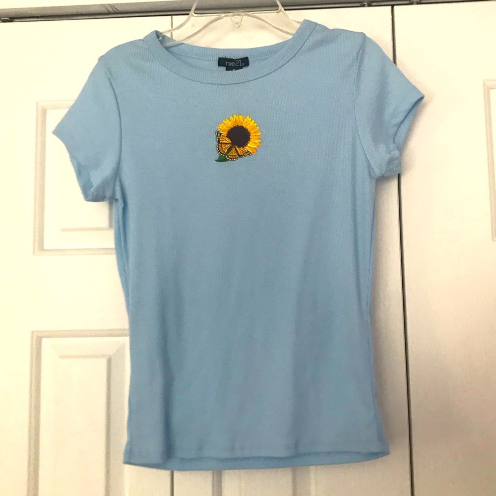 RUE 21 WOMEN’S BABY BLUE TOP